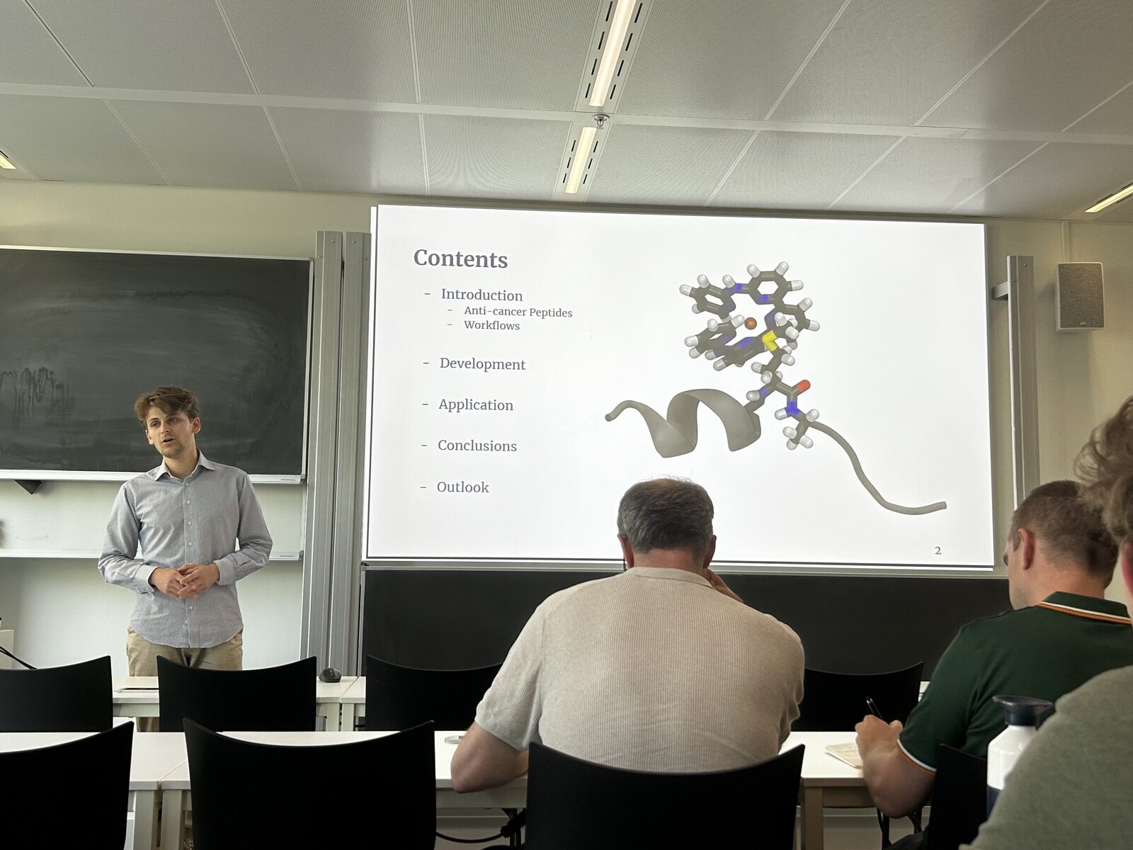 Jacob Woltjer presenting his MSc thesis defense at Leiden University.
